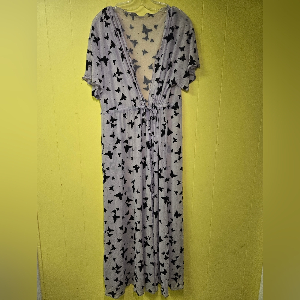 SHEIN Lavender Butterfly Mesh Shawl